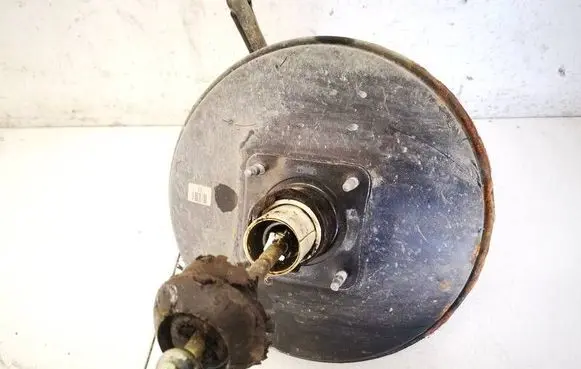 Volkswagen Golf IV Brake booster 1J1614105L
