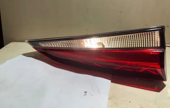 Skoda Karoq Tailgate rear/tail lights 657945093