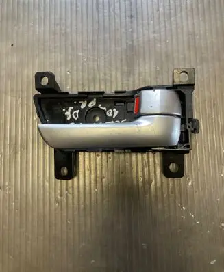 KIA Sorento Front door interior handle 826232P000