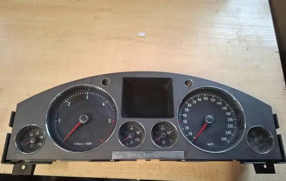 Volkswagen Phaeton Speedometer (instrument cluster) 0145000118 0263660004 3D0920885A