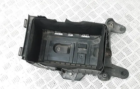 Audi Q3 8U Battery box tray 1K0915333