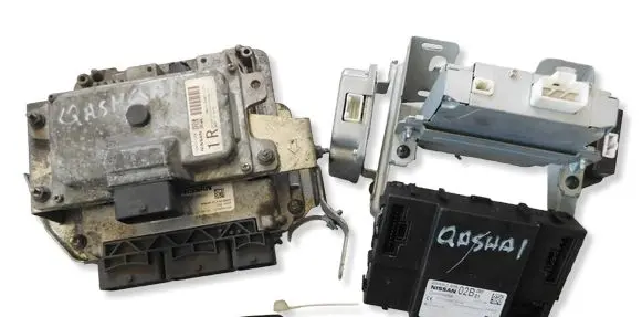 Nissan Qashqai+2 Engine ECU kit and lock set 23710BB58E 0281019035 EMU10000N