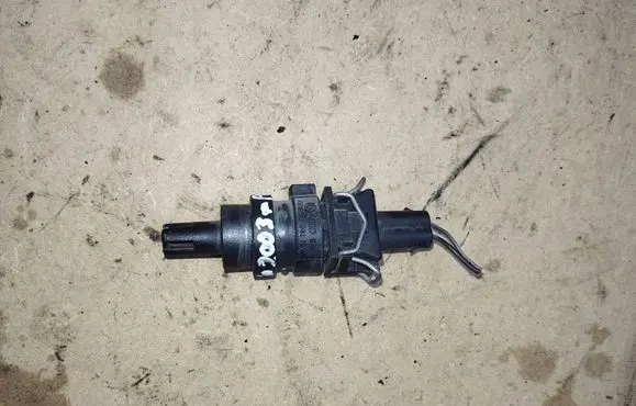 Volkswagen Polo Intake air temperature sensor 028906081