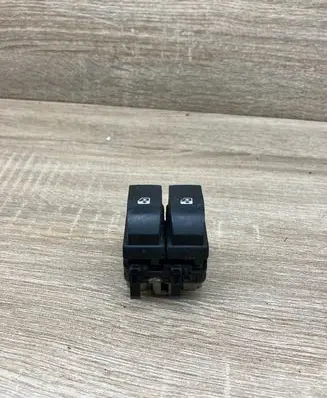Renault Laguna II Electric window control switch 015088B