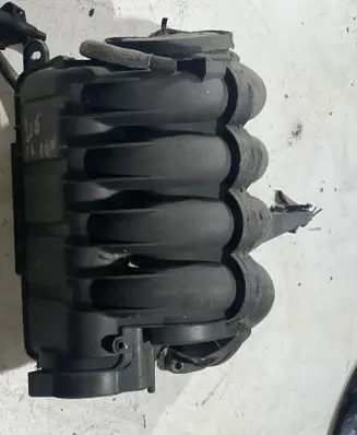 Peugeot 307 Intake manifold 9635885080 F02840