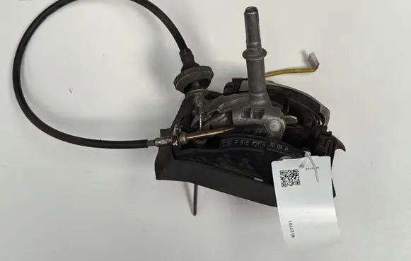 BMW X5 E53 Gear shifter/selector 7515431