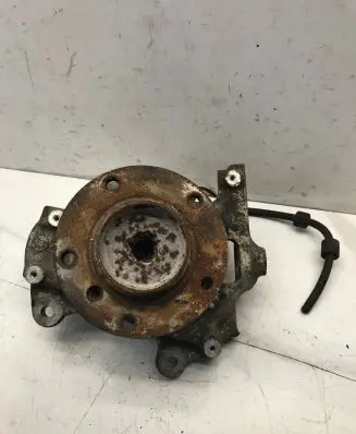 BMW 5 E60 E61 Front wheel hub spindle knuckle 6760954