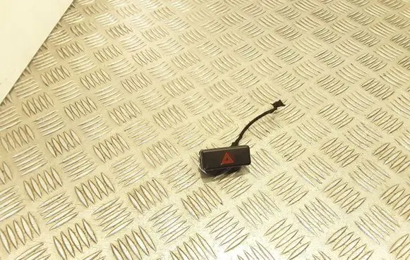 BMW 5 E39 Hazard light switch 8350947