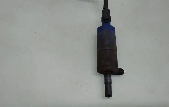 Peugeot 207 Windscreen/windshield washer pump 9641086680