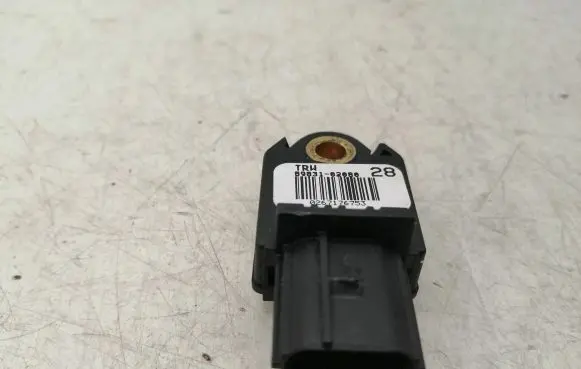 Toyota Auris 150 Airbag deployment crash/impact sensor 8983102080 0267176753
