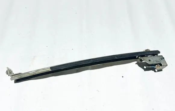 BMW 8 E31 Front door manual window regulator 51321970963 1970963