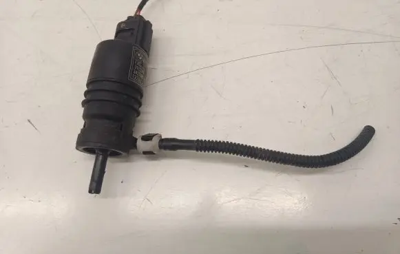 BMW 1 F20 F21 Windscreen/windshield washer pump 7302589