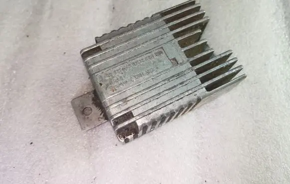 Mercedes-Benz A W168 Coolant fan relay A0225456232