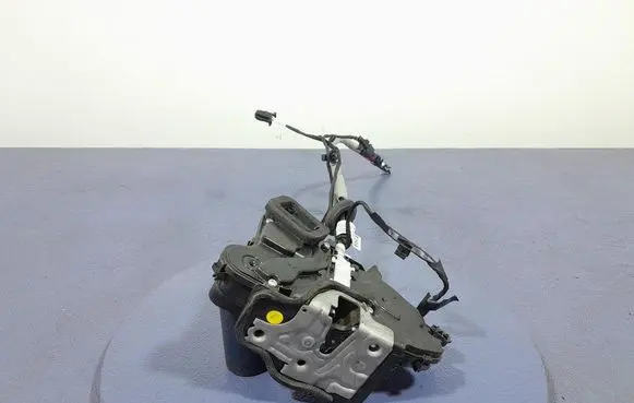 Volkswagen T-Roc Front door lock 3J1837015A