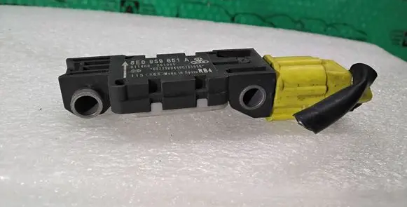 Audi A4 S4 B7 8E 8H Airbag deployment crash/impact sensor 8E0959651A
