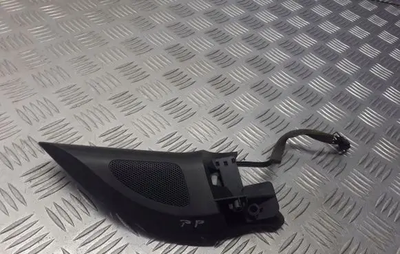 Volkswagen Golf IV Plastic wing mirror trim cover 1K0837973