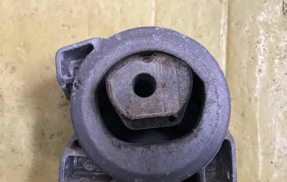 Mercedes-Benz A W169 Engine mount vacuum valve A1692400618