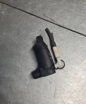 Ford Mondeo Mk III Windscreen/windshield washer pump 1S7117K624FC 123060