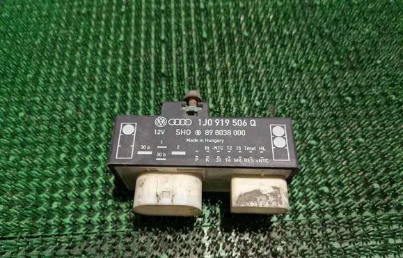Volkswagen Golf IV Coolant fan relay 1J0919506Q 898038000