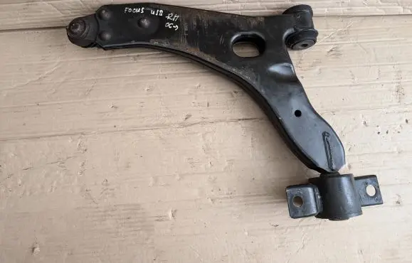 Ford Focus Front lower control arm/wishbone