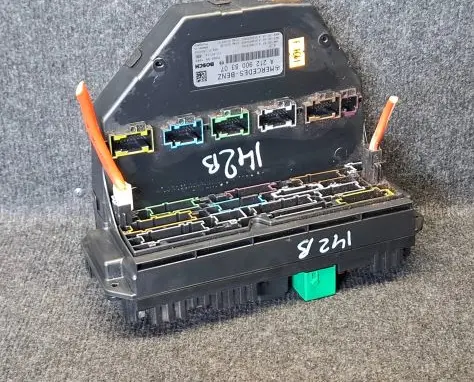 Mercedes-Benz E W212 Fuse module A2129008307 A2129016100 A2129020603