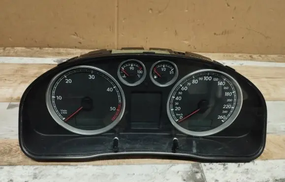 Volkswagen PASSAT B5.5 Speedometer (instrument cluster) 3B0920809E