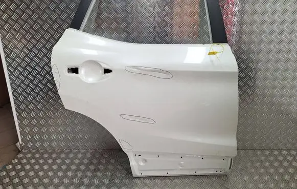 Nissan Qashqai Rear door S25165059