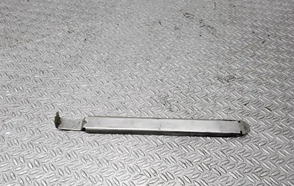 Volvo V50 Headlight/headlamp mounting bracket