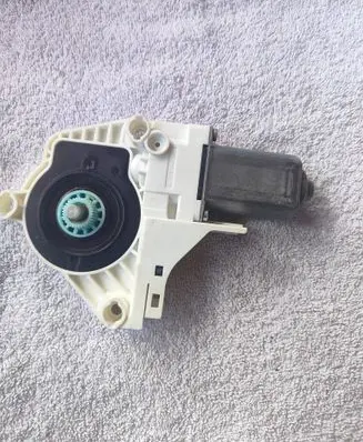 Audi A6 Allroad C7 Front door window regulator motor 8K0959801B