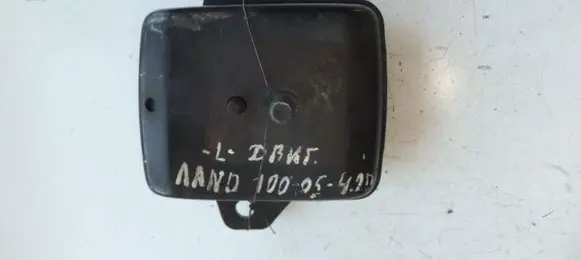 Toyota Land Cruiser (J100) Engine mount bracket