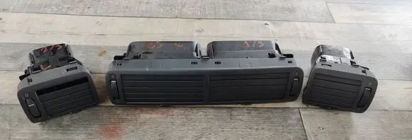 Volkswagen PASSAT B5.5 Dash center air vent grill 3B0819728D