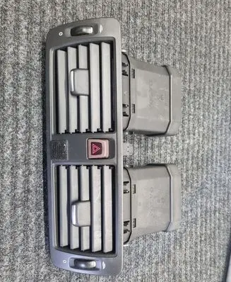 Volvo V50 Dash center air vent grill 505068 RWG11016
