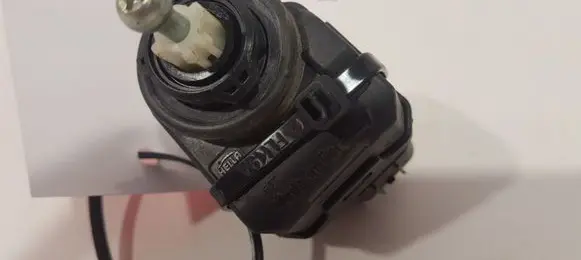 Volkswagen PASSAT B5 Headlight level adjustment motor 007878