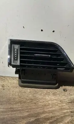 Skoda Octavia Mk3 (5E) Dashboard side air vent grill/cover trim 5E0819702