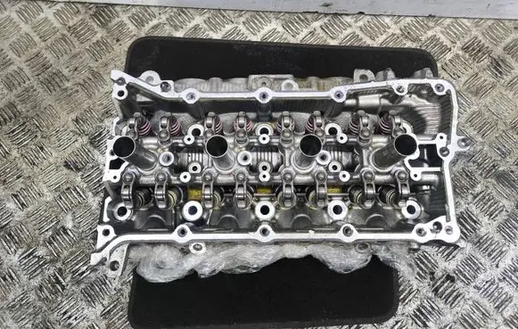 Toyota RAV 4 (XA50) Engine head 1320525246