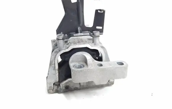 Audi Q3 8U Engine mount bracket 5N0131552E L25237EA
