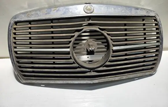 Mercedes-Benz W123 Front grill
