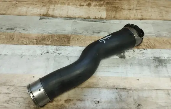 BMW 5 F10 F11 Intercooler hose/pipe 521108A
