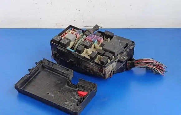 Fuse box set