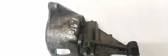 Audi A4 S4 B5 8D Engine mounting bracket