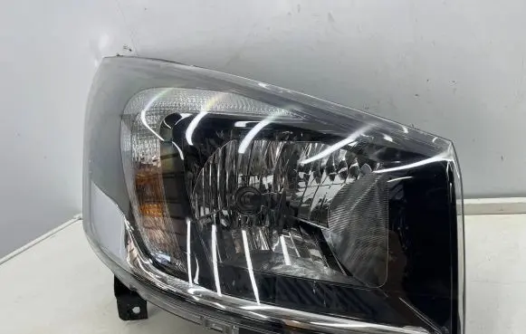 Opel Vivaro Headlight/headlamp 93461905