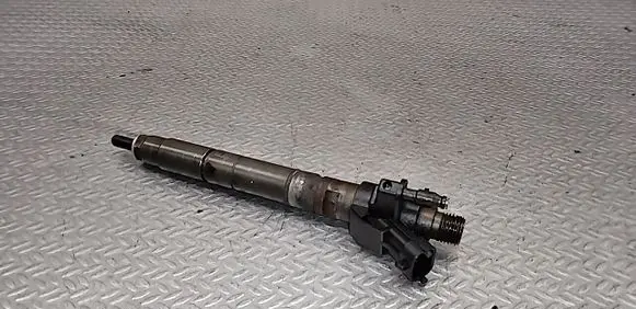 Volvo V70 Fuel injector 31272767 0445116036