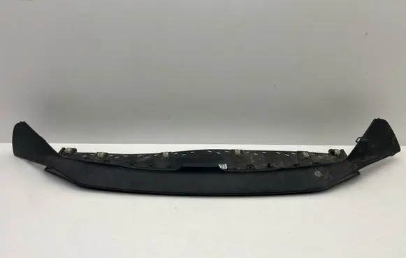Front bumper lip