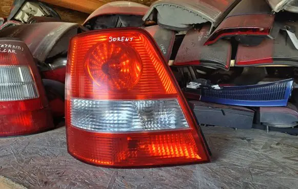 KIA Sorento Rear/tail lights 924013E0