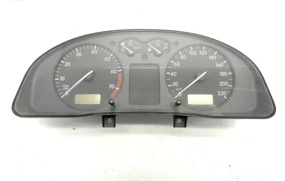 Volkswagen PASSAT B5 Speedometer (instrument cluster) 3B0919880 110008776