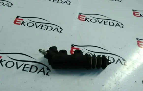 Toyota RAV 4 (XA30) Clutch master cylinder