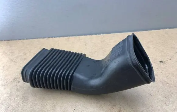 BMW X3 E83 Air intake duct part 3401555 13713401555 3401556