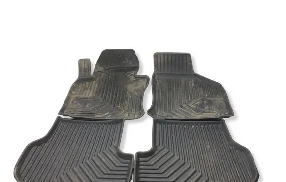 Skoda Octavia Mk2 (1Z) Car floor mat set 