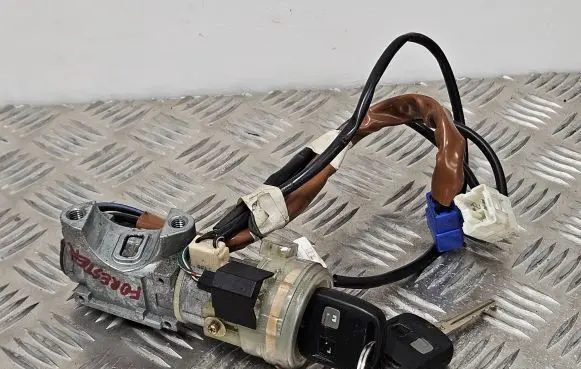 Subaru Forester SG Ignition lock 88215AE010 X1T25571 5107