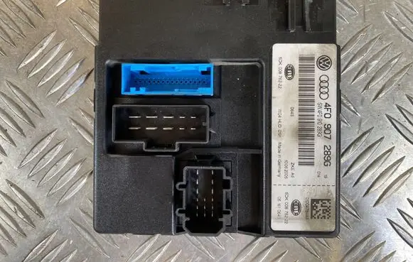 Audi A6 S6 C6 4F Light module LCM 4F0907289G 4F0910289G 5DK00876222